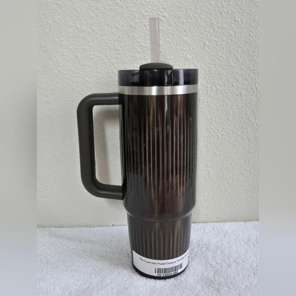 Stanley The Quencher Fluted Texture Tumbler Brown Silver Trim 30oz - Picture 2 of 5